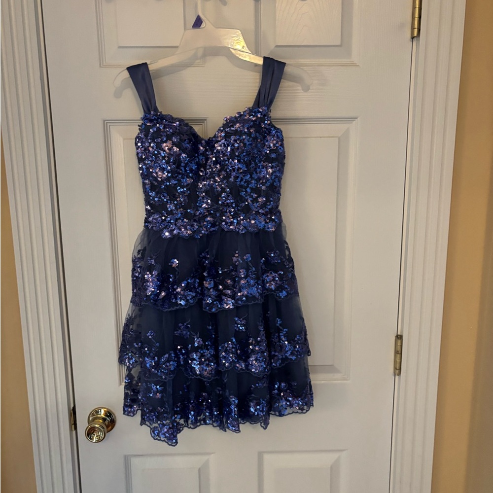 Elegant off the shoulder sequin dress teen
